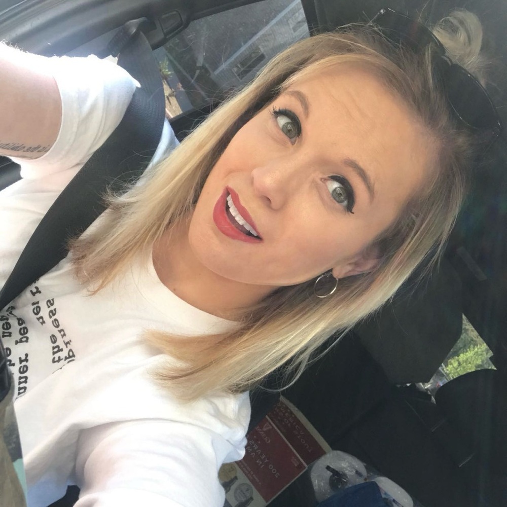 Meet your Posher, Laura